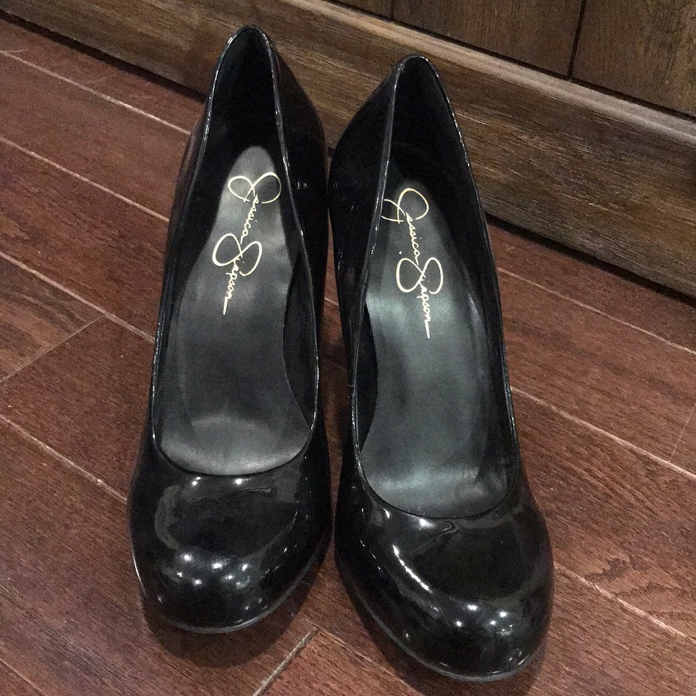 Black patent leather Jessica Simpson pumps